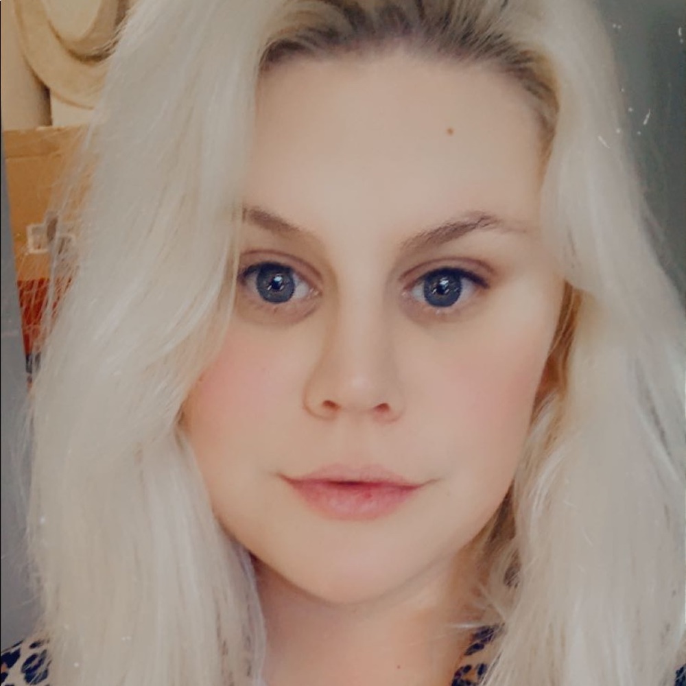 Meet your Posher, Victoria